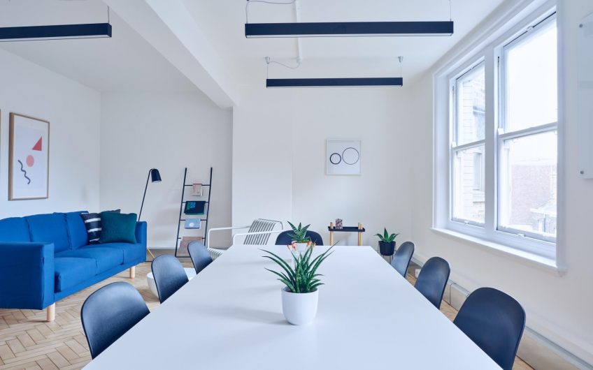 Luksuzan ured na cijelom katu