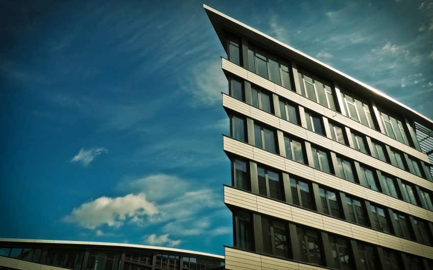 Luksuzan ured na cijelom katu