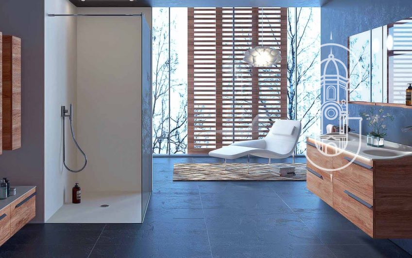 Prostran stan sa prekrasnim balkonom, spreman za useljenje