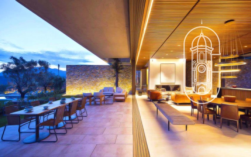 Dvoetažna moderna kuća, potpuno opremljena