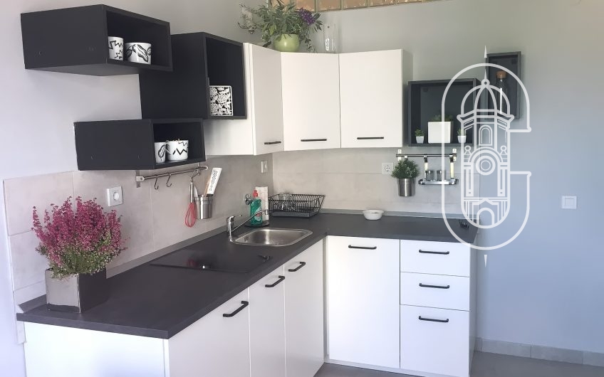 Novoadaptiran stan u neboderu na južnom dijelu Krimeje