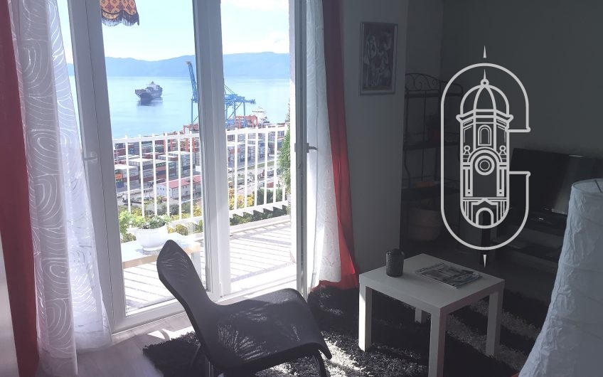 Novoadaptiran stan u neboderu na južnom dijelu Krimeje