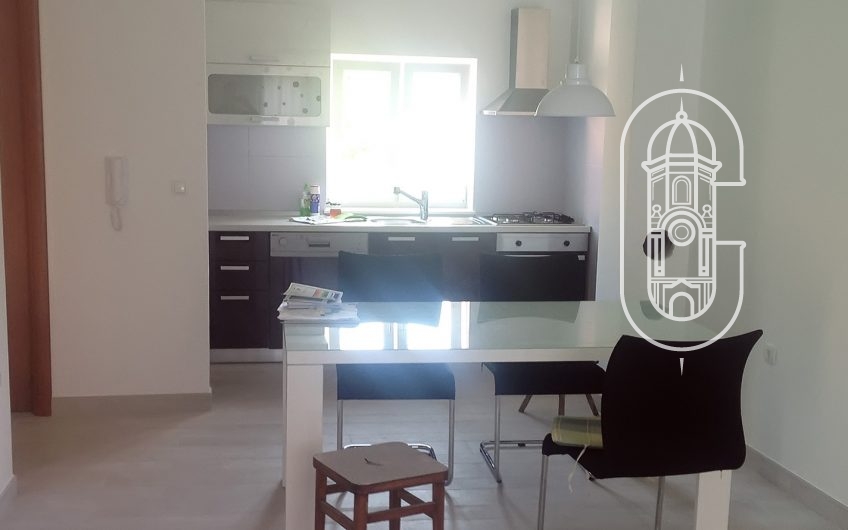 Dvoetažni stan u centru Trsata