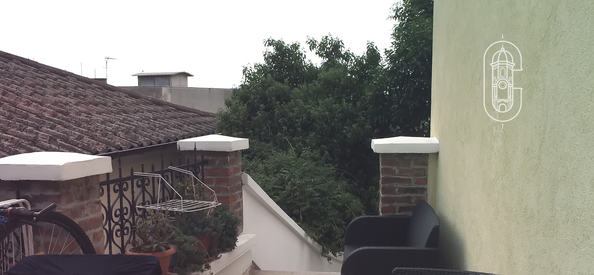 Dvoetažni stan na južnom dijelu Bulevarda, 10 minuta pješke od Korza